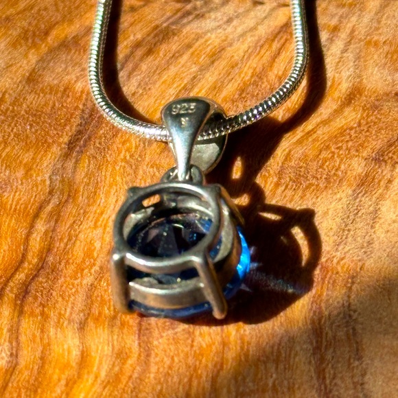 VINTAGE 925 Sterling Silver Swiss Blue Topaz Pendant. Round solitaire pendant - Picture 3 of 5